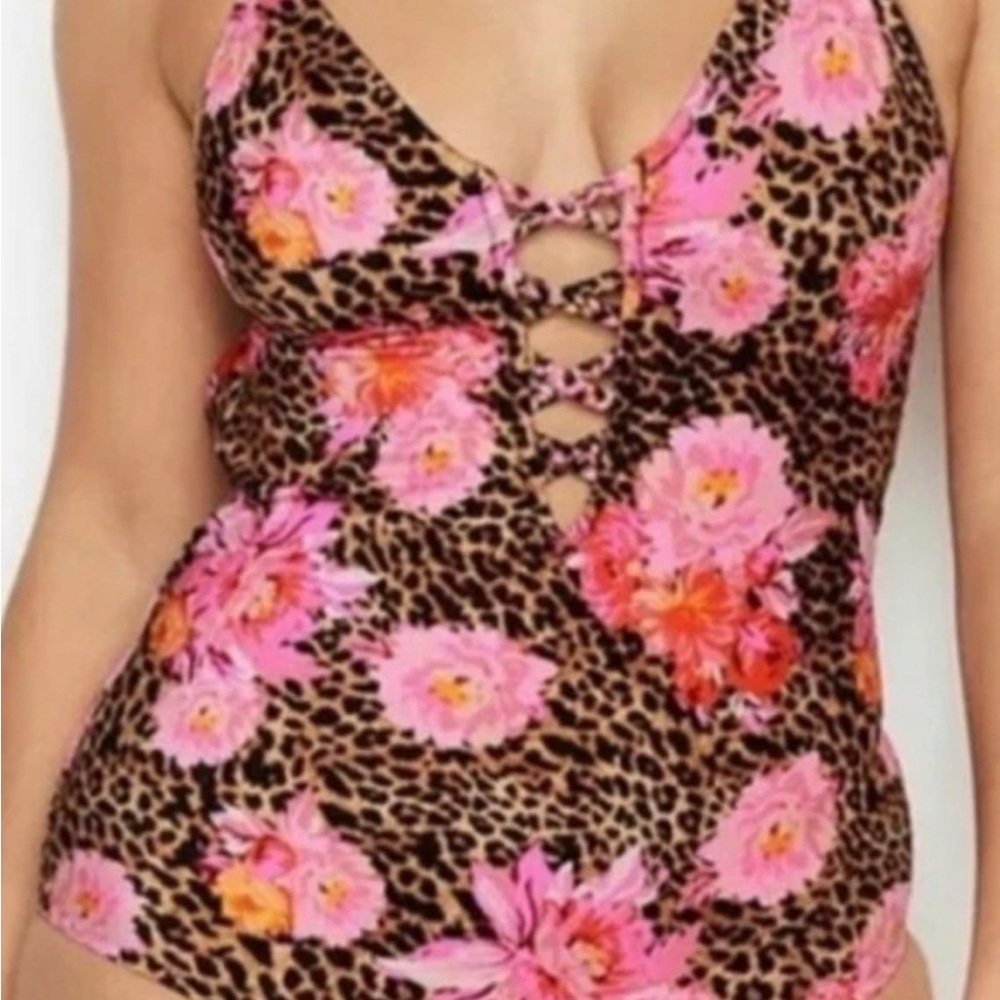 Victoria's Secret Strappy Branded One Piece Swimsuit NWT Size XS Leopard Floral